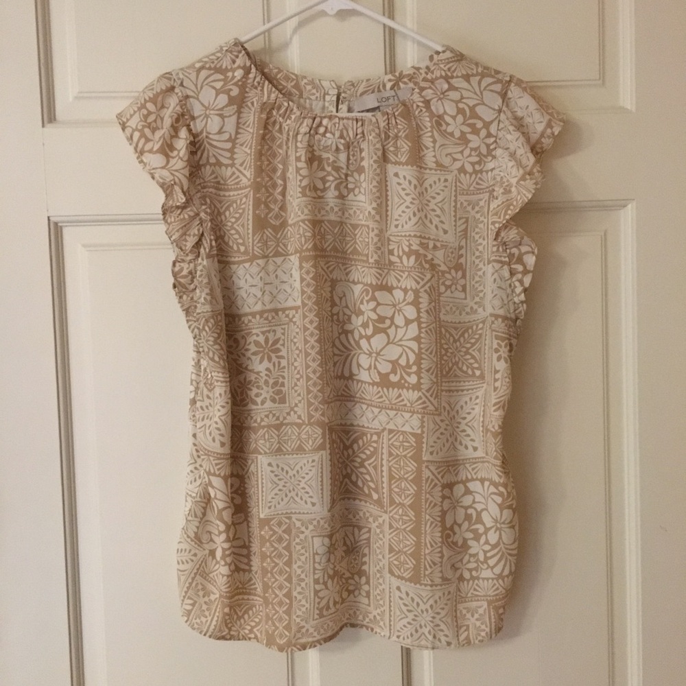 LOFT Blouse (M) Women’s Ruffled Short Sleeve Top Floral Patterned Tan